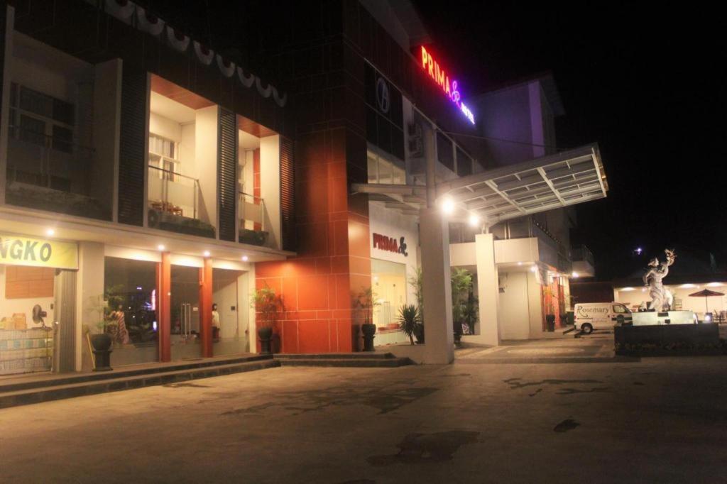 Prima Sr Hotel & Convention Yogyakarta Слеман Екстериор снимка
