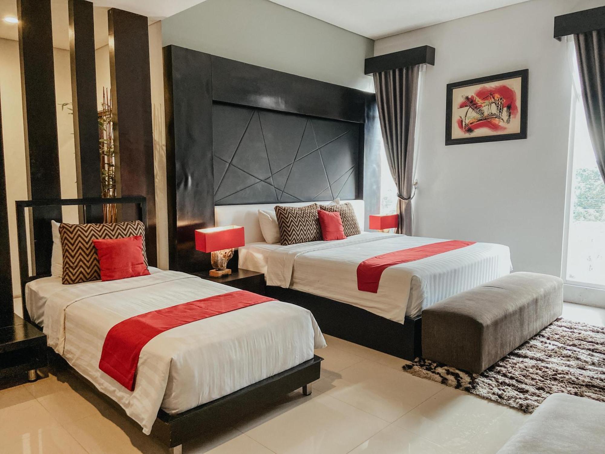 Prima Sr Hotel & Convention Yogyakarta Слеман Екстериор снимка