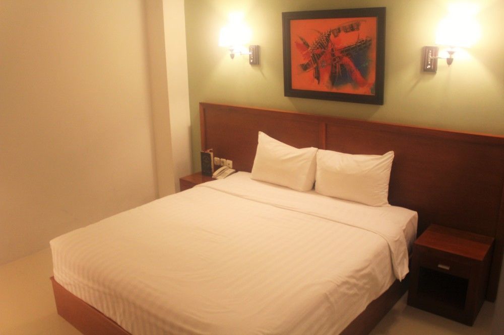 Prima Sr Hotel & Convention Yogyakarta Слеман Екстериор снимка