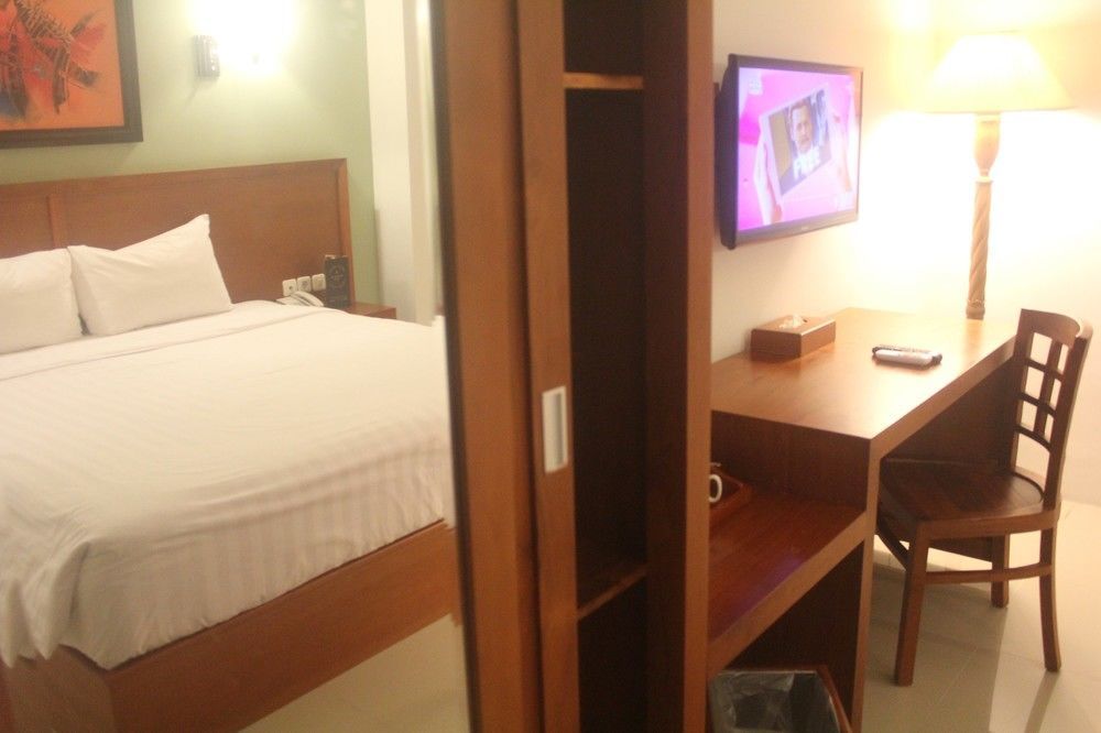 Prima Sr Hotel & Convention Yogyakarta Слеман Екстериор снимка