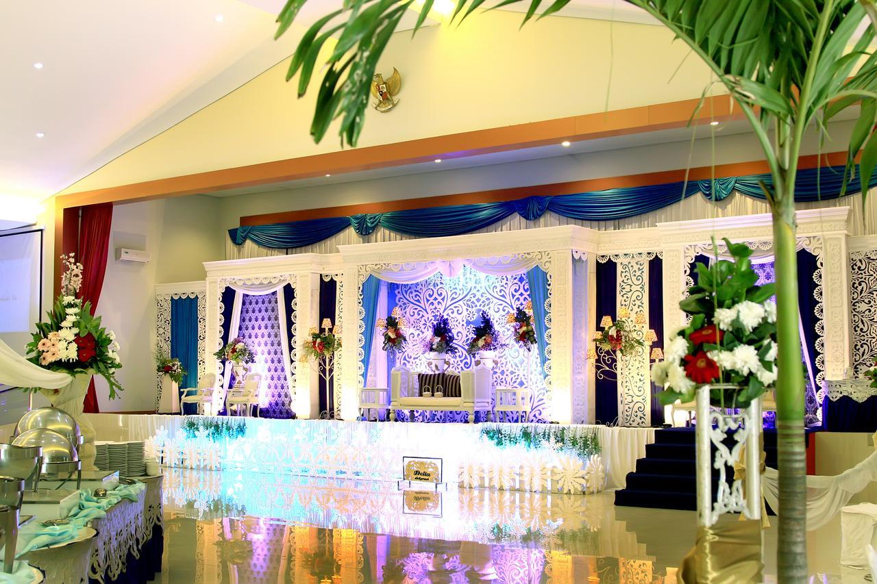 Prima Sr Hotel & Convention Yogyakarta Слеман Екстериор снимка
