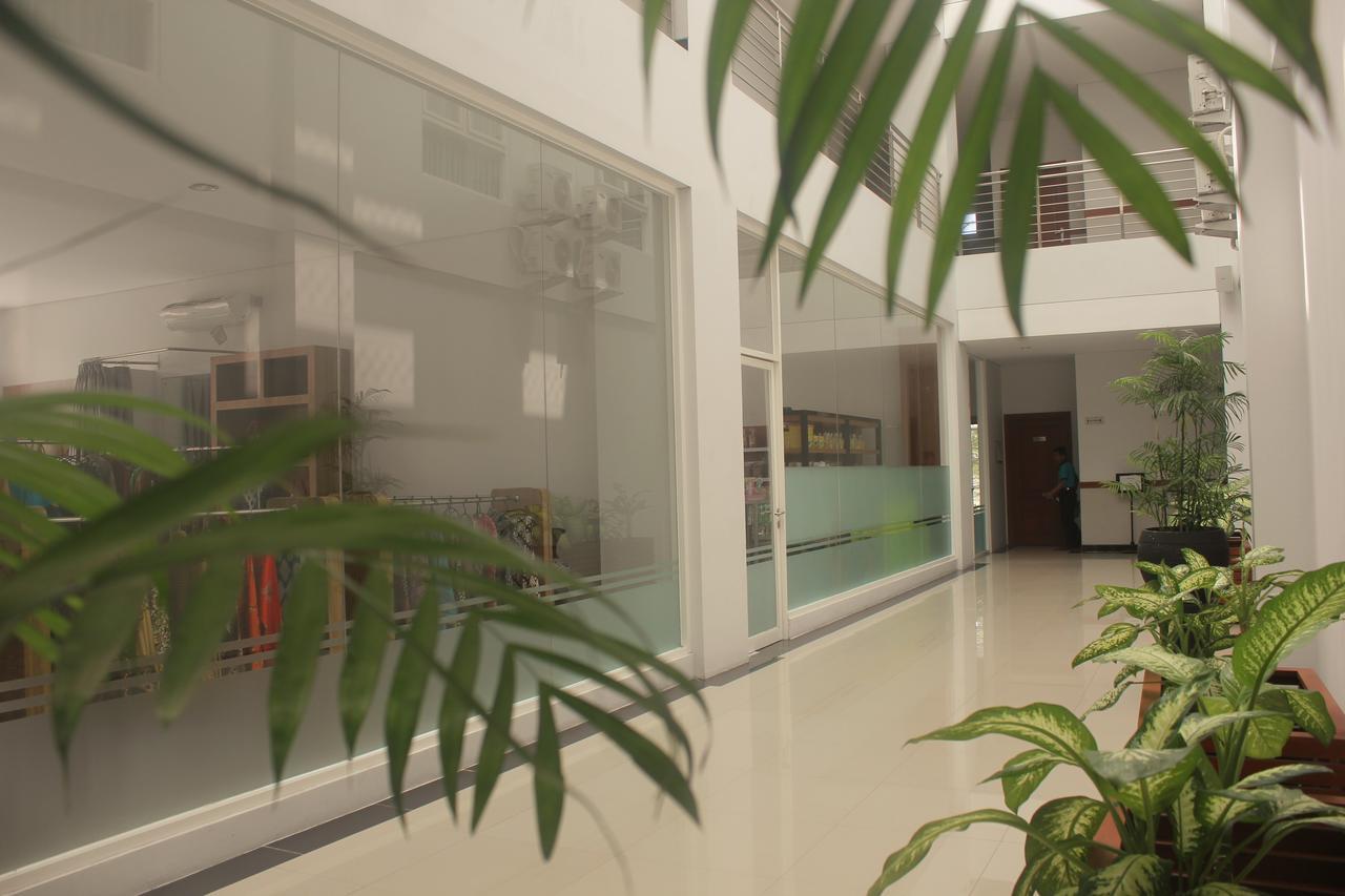 Prima Sr Hotel & Convention Yogyakarta Слеман Екстериор снимка