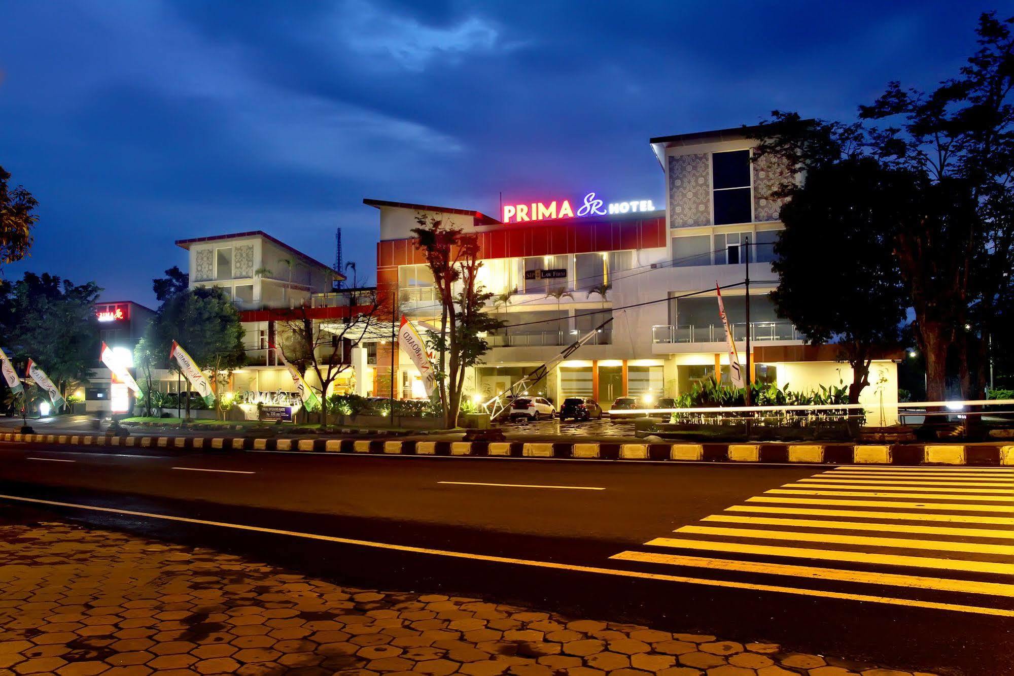 Prima Sr Hotel & Convention Yogyakarta Слеман Екстериор снимка