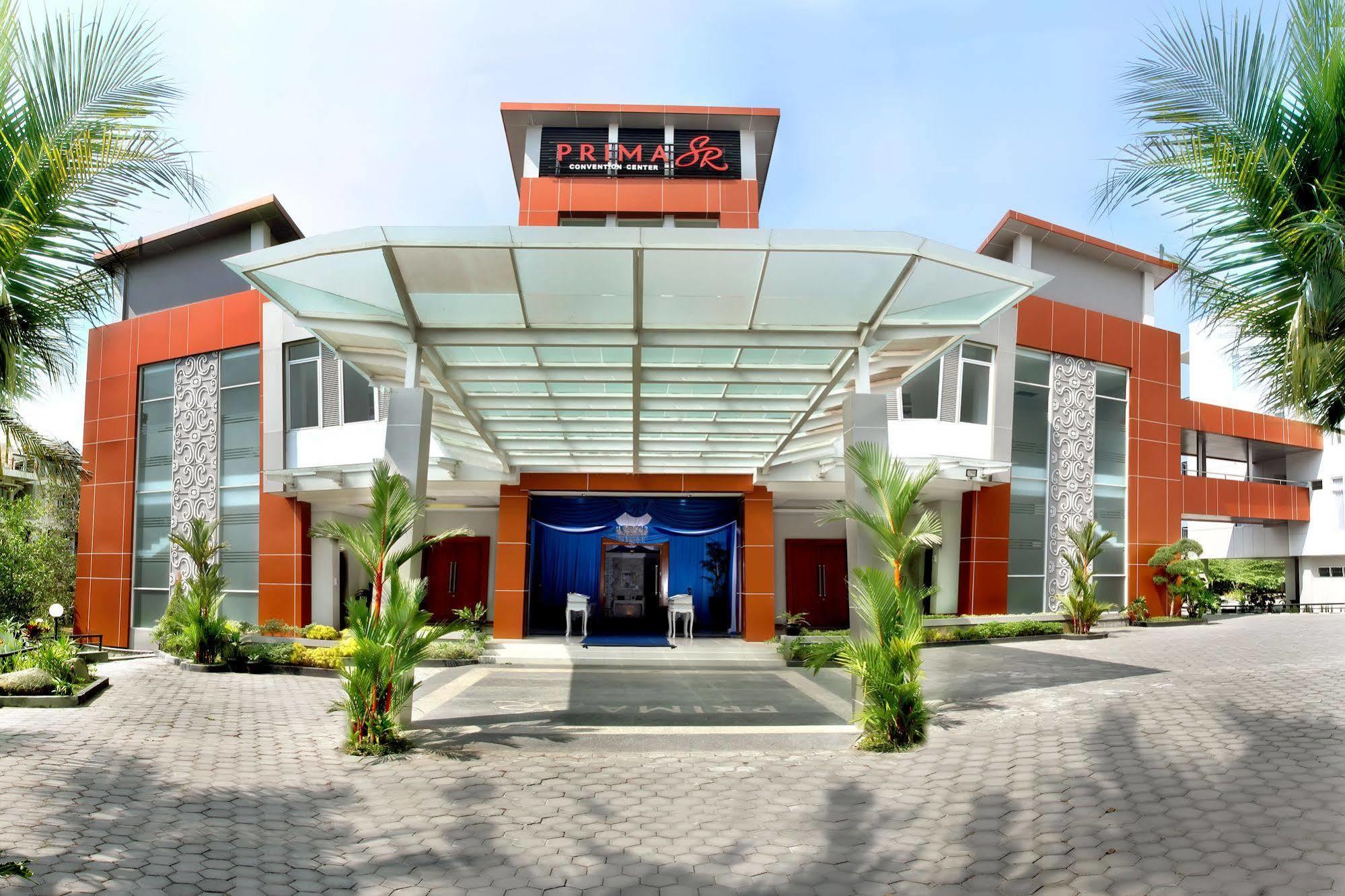 Prima Sr Hotel & Convention Yogyakarta Слеман Екстериор снимка
