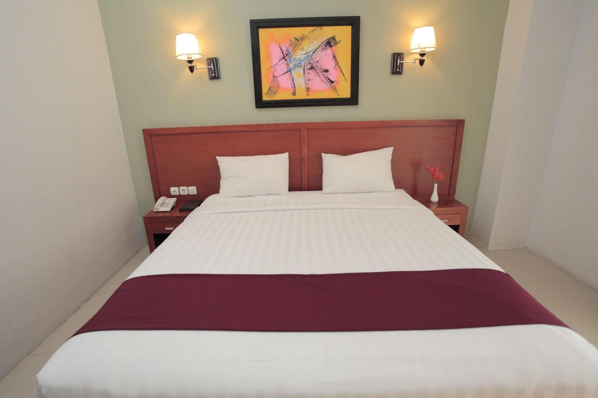 Prima Sr Hotel & Convention Yogyakarta Слеман Екстериор снимка